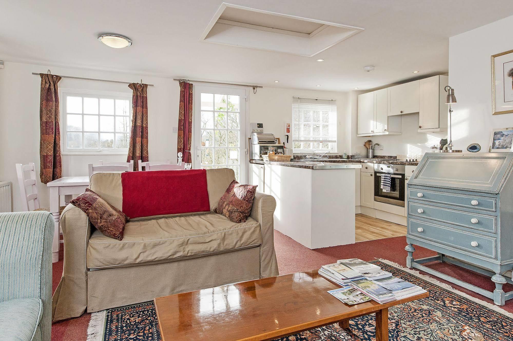 Tucking Mill View- Self Catering Apartment บาธ ภายนอก รูปภาพ
