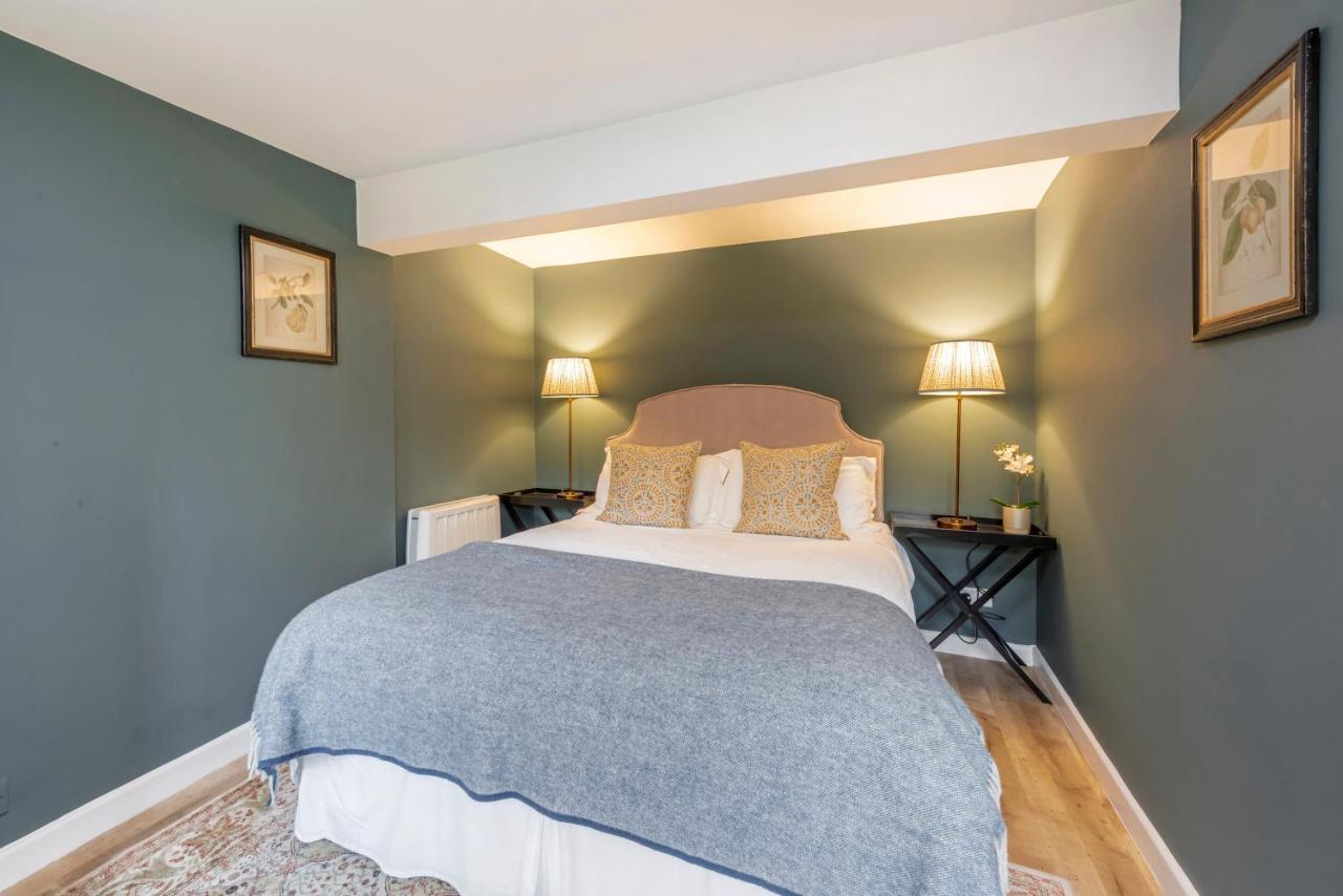 Tucking Mill View- Self Catering Apartment บาธ ภายนอก รูปภาพ