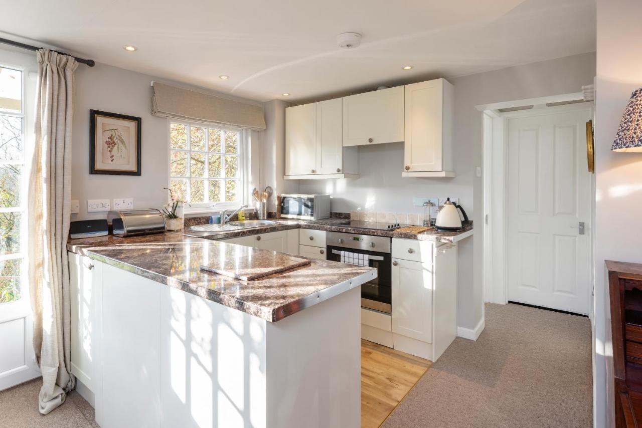Tucking Mill View- Self Catering Apartment บาธ ภายนอก รูปภาพ